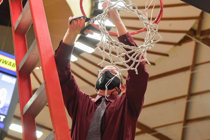 Tualatin Summit boys basketball Ken Waz 116